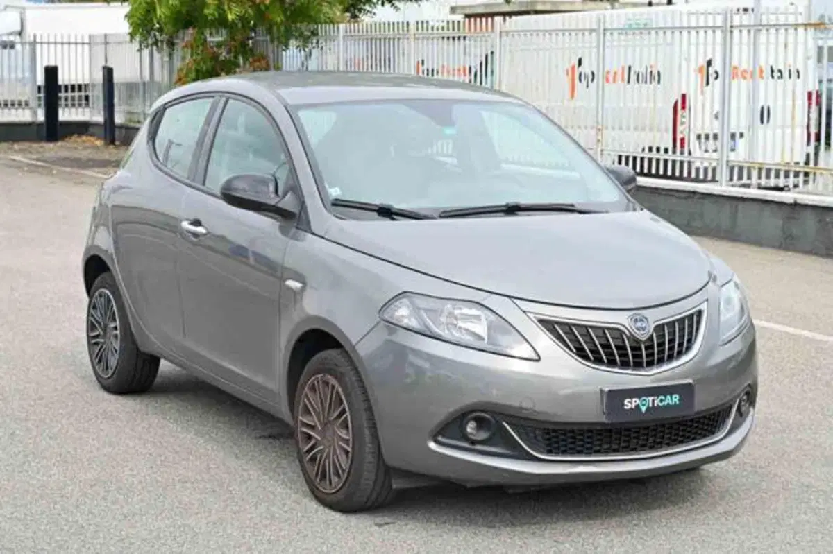 Lancia Ypsilon usata a Torino (2)