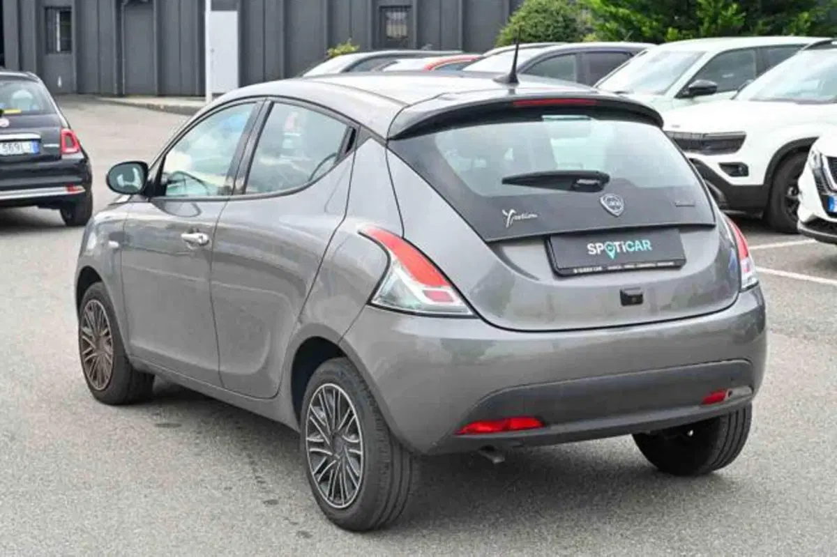 Lancia Ypsilon usata a Torino (4)
