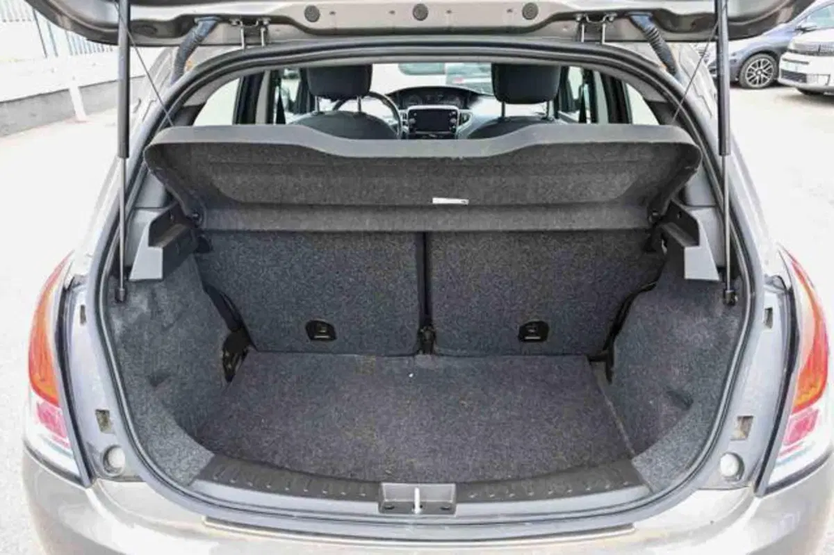 Lancia Ypsilon usata a Torino (5)