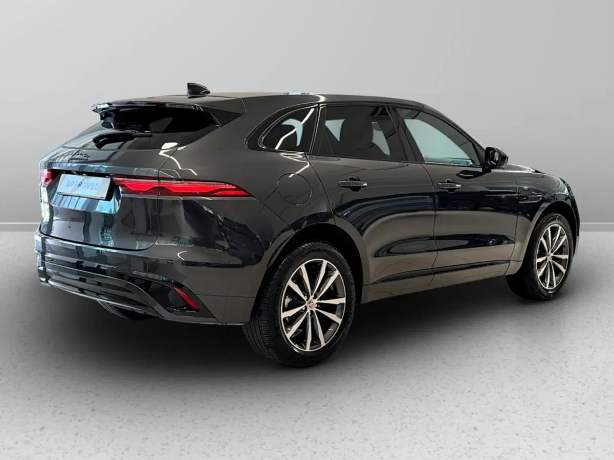Jaguar F-Pace usata a Varese (2)