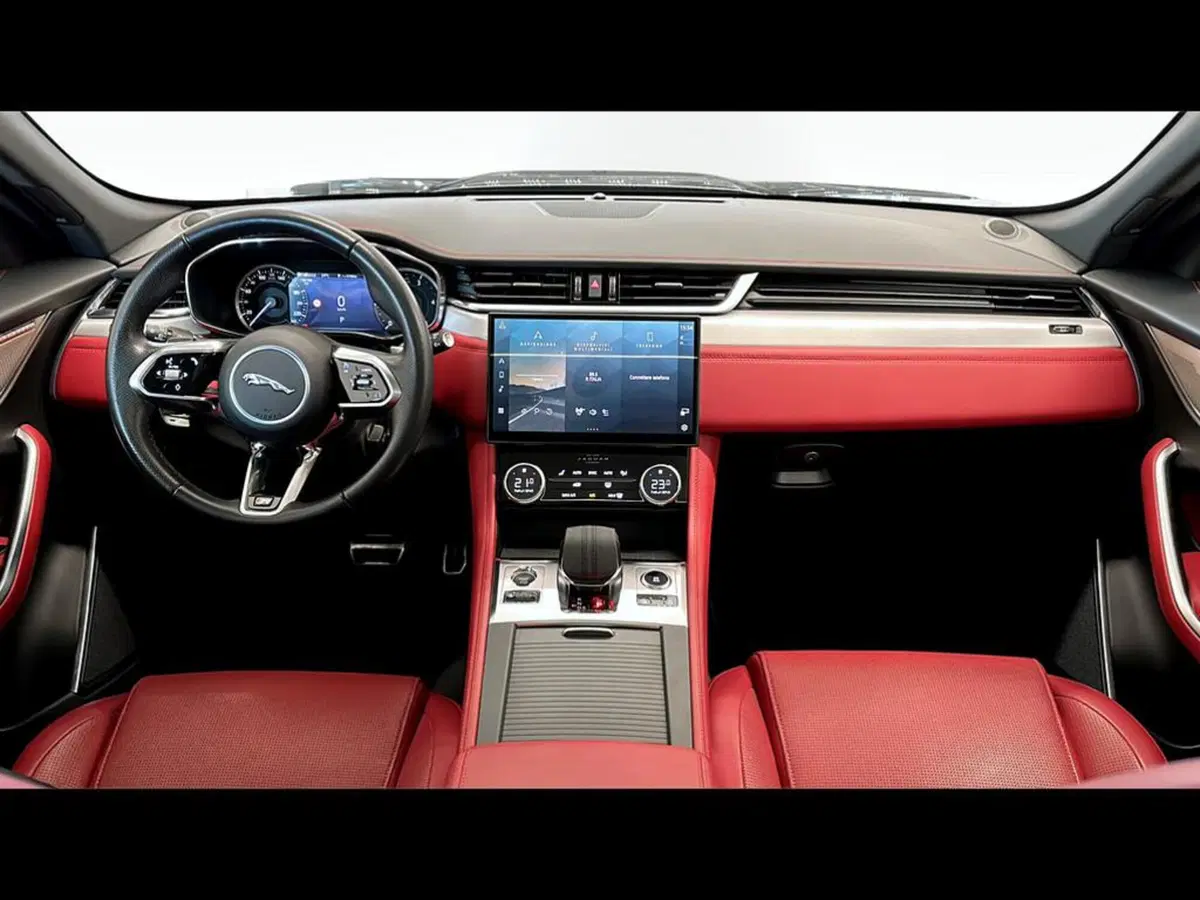 Jaguar F-Pace usata a Varese (4)