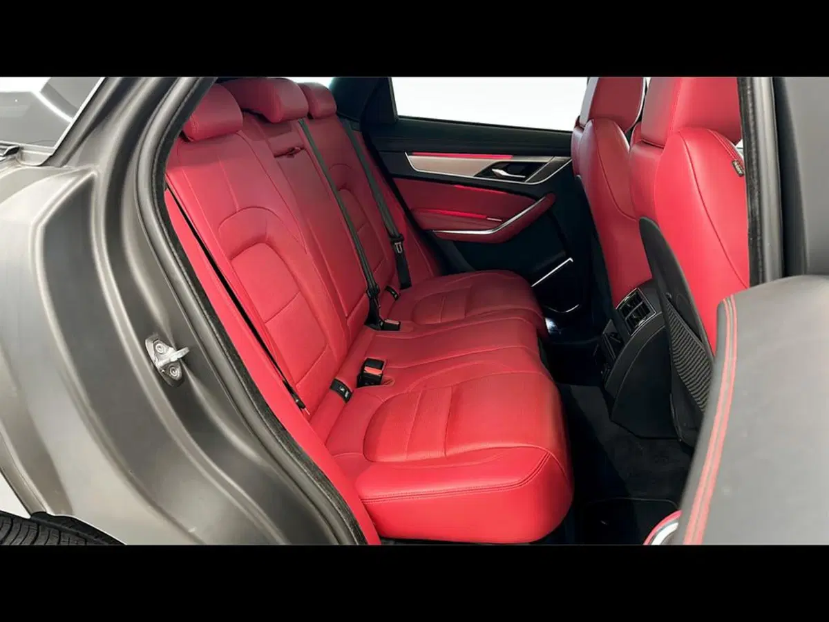Jaguar F-Pace usata a Varese (5)