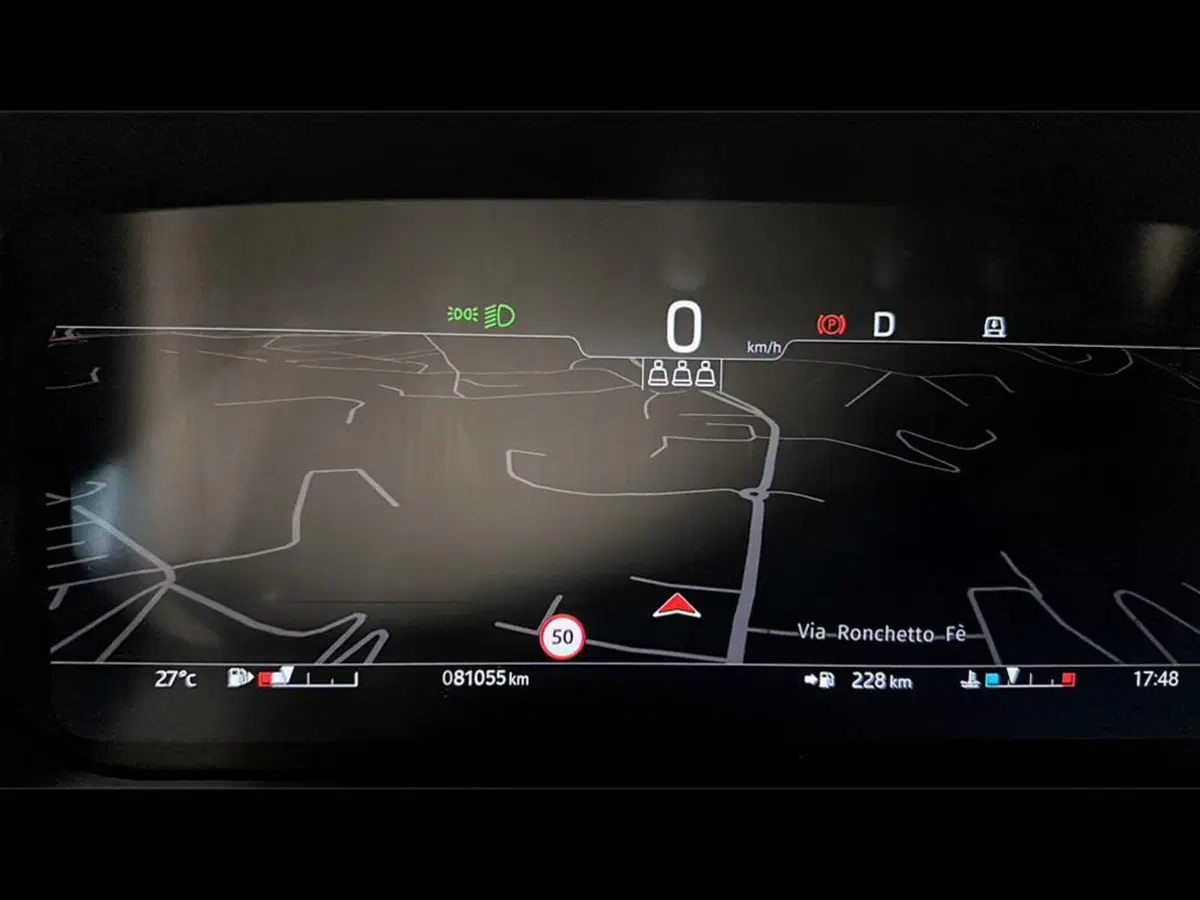 Land Rover Defender usata a Varese (10)