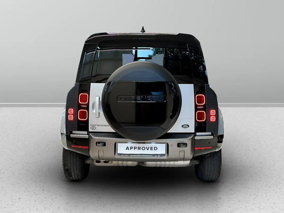 Land Rover Defender usata a Varese (7)