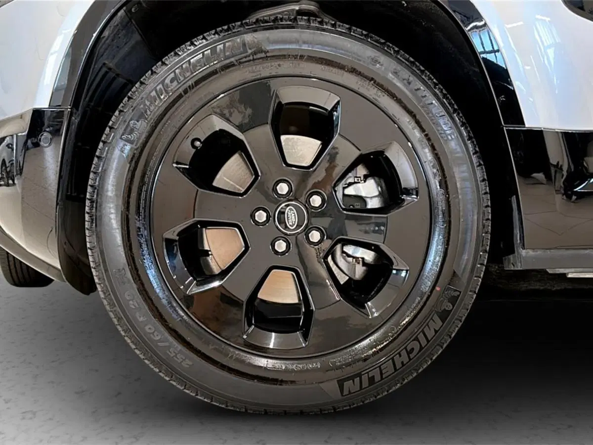 Land Rover Defender usata a Varese (9)