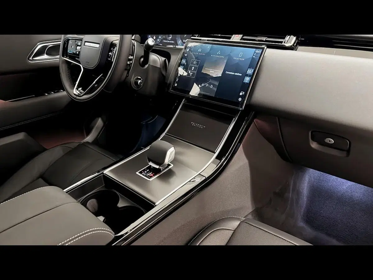 Land Rover Range Rover Velar nuova a Varese (13)
