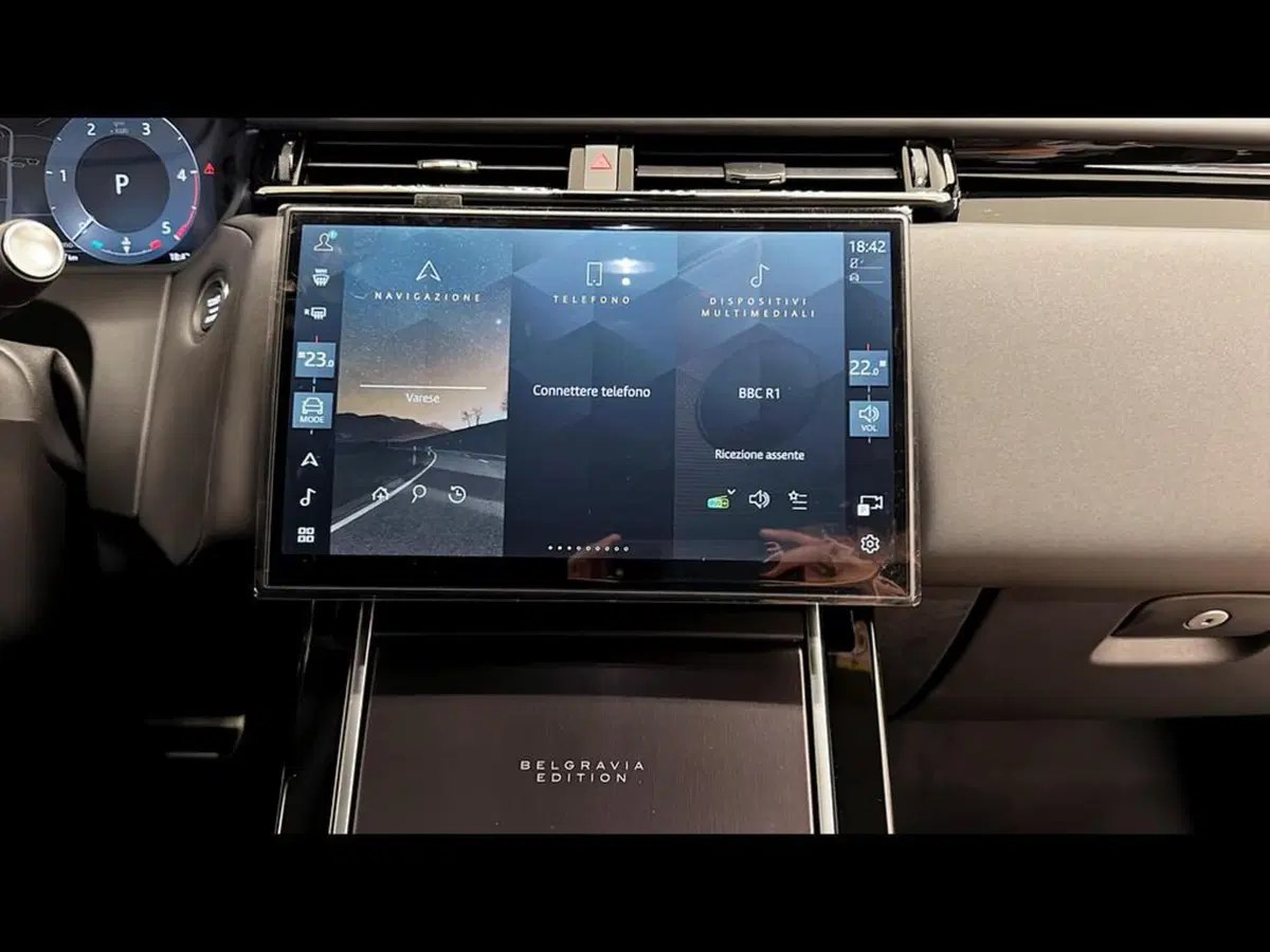 Land Rover Range Rover Velar nuova a Varese (14)