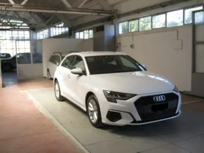 Audi A3 Sportback 30 g-tron S tronic Business del 2021 usata a Porto San Giorgio