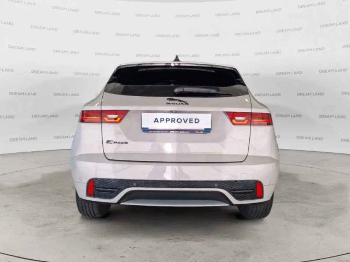 Jaguar E-Pace usata a Livorno (8)