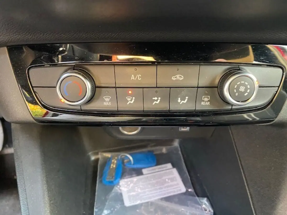 Opel Corsa usata a Catania (13)
