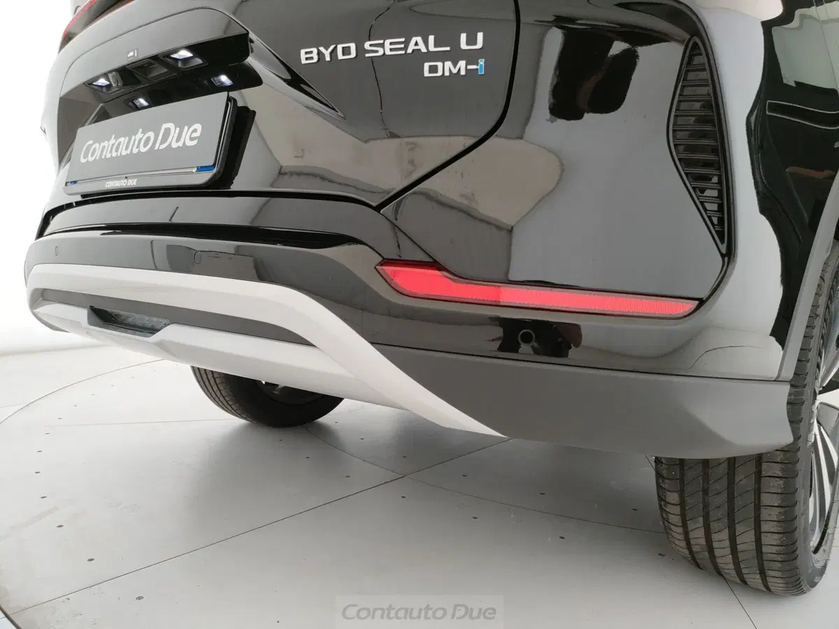 Byd Seal U DM-i nuova a Caserta (12)