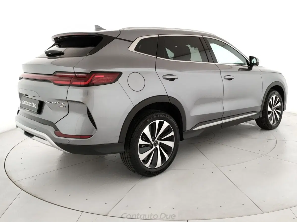 Byd Seal U DM-i nuova a Caserta (5)
