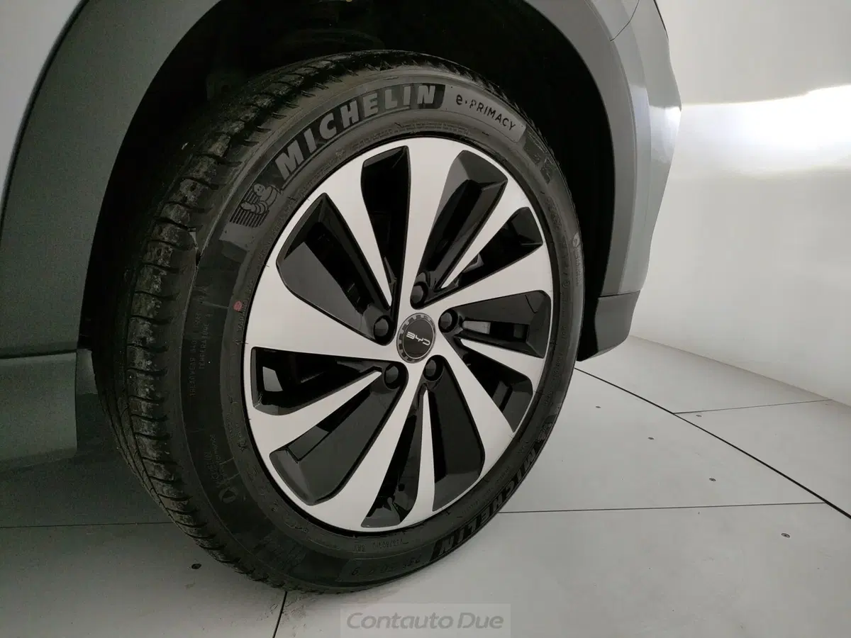 Byd Seal U DM-i nuova a Caserta (9)
