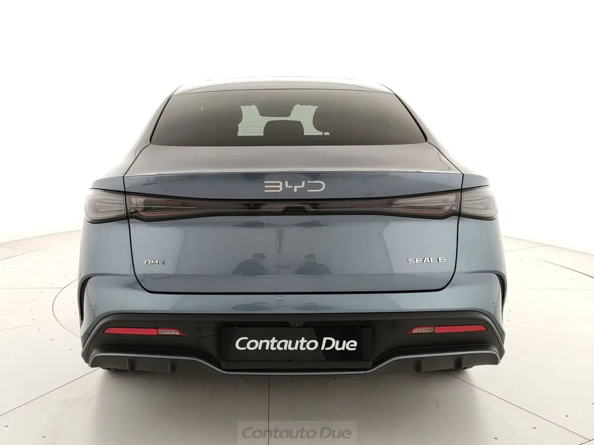 Byd Seal 6 DM-i nuova a Caserta (5)