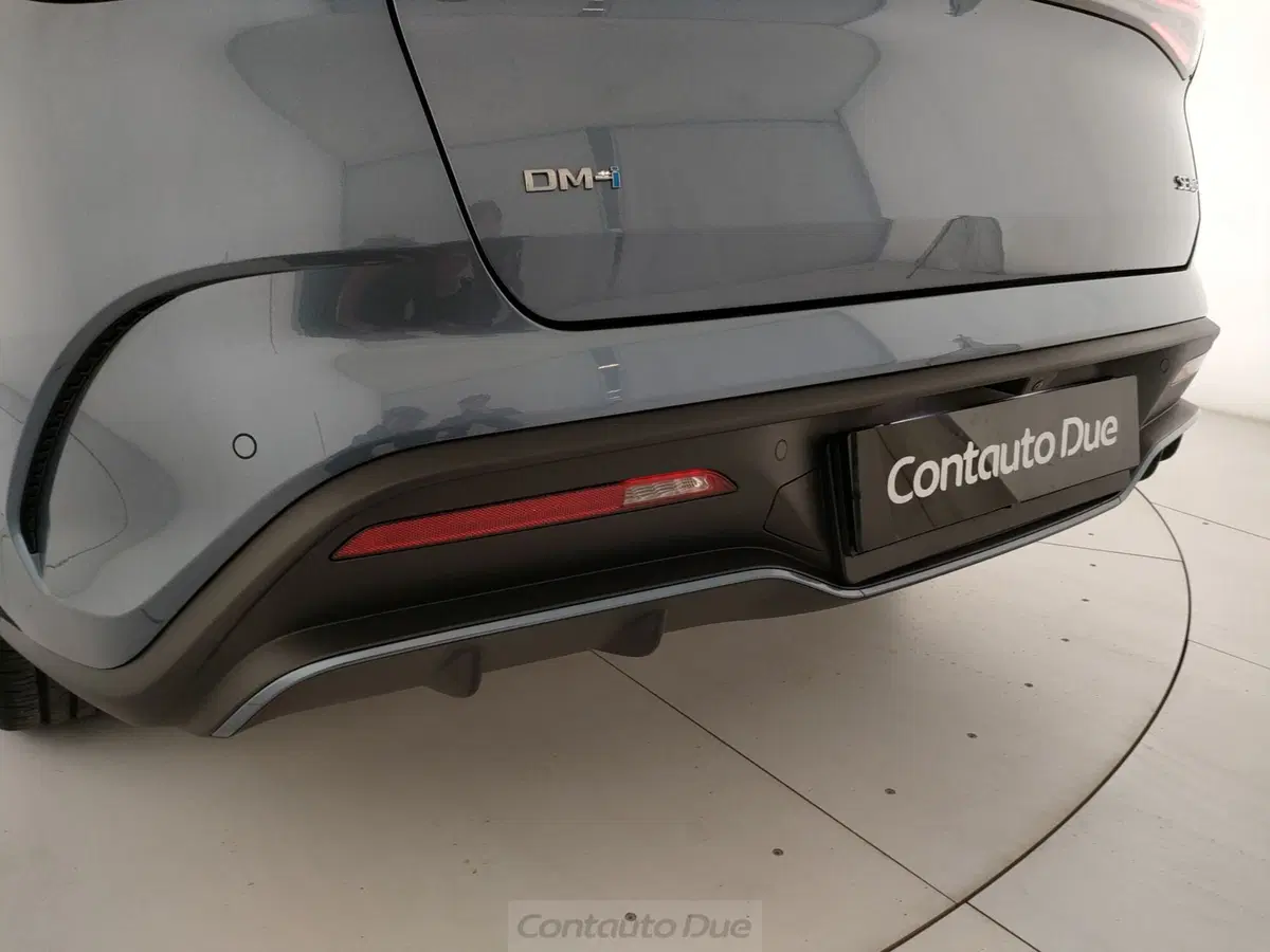 Byd Seal 6 DM-i nuova a Caserta (9)