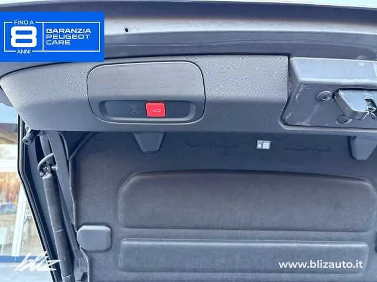 Peugeot 408 nuova a Udine (8)