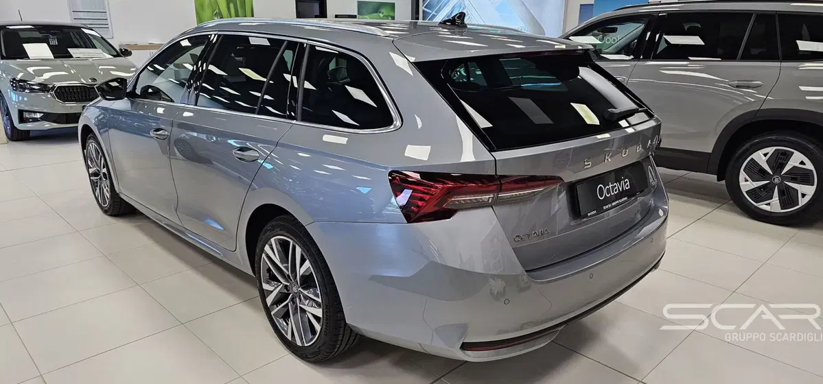 Skoda Octavia Station Wagon nuova a Livorno (7)