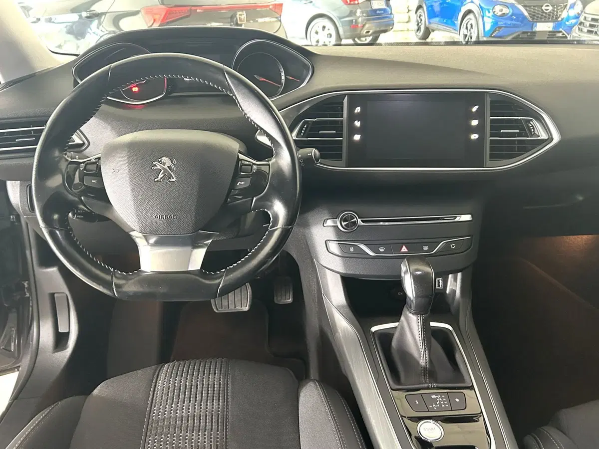Peugeot 308 usata a Ferrara (11)