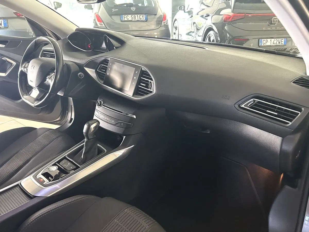 Peugeot 308 usata a Ferrara (12)