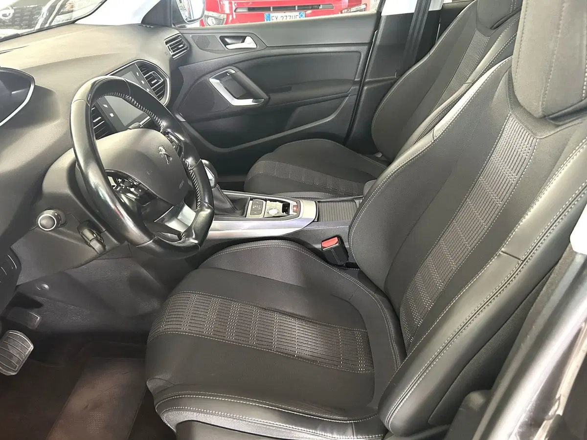 Peugeot 308 usata a Ferrara (8)
