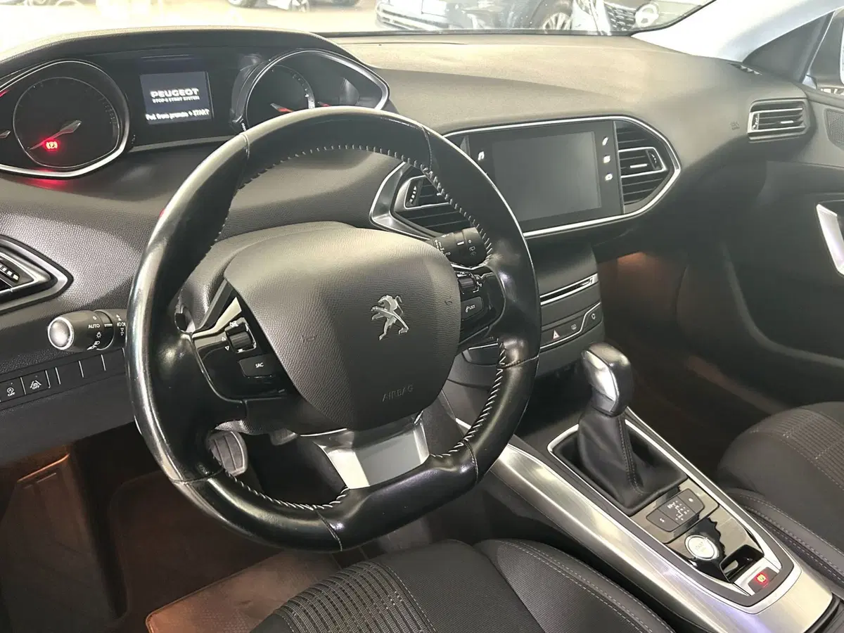 Peugeot 308 usata a Ferrara (9)