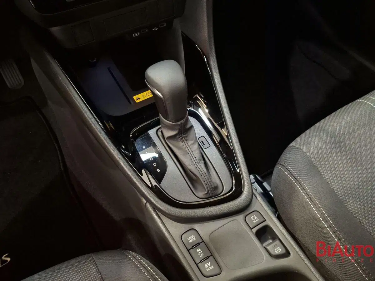 Toyota Yaris Cross nuova a Firenze (16)