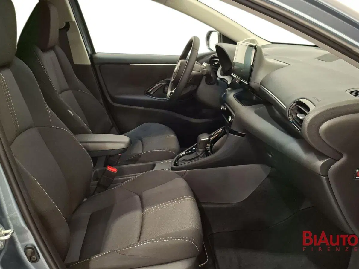 Toyota Yaris Cross nuova a Firenze (17)