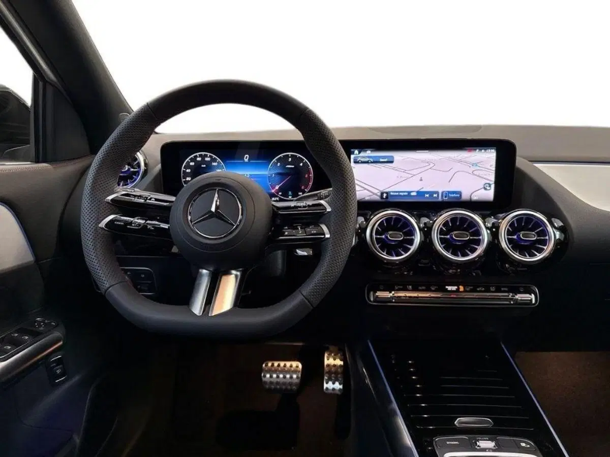 Mercedes-Benz GLA SUV nuova a Macerata (11)