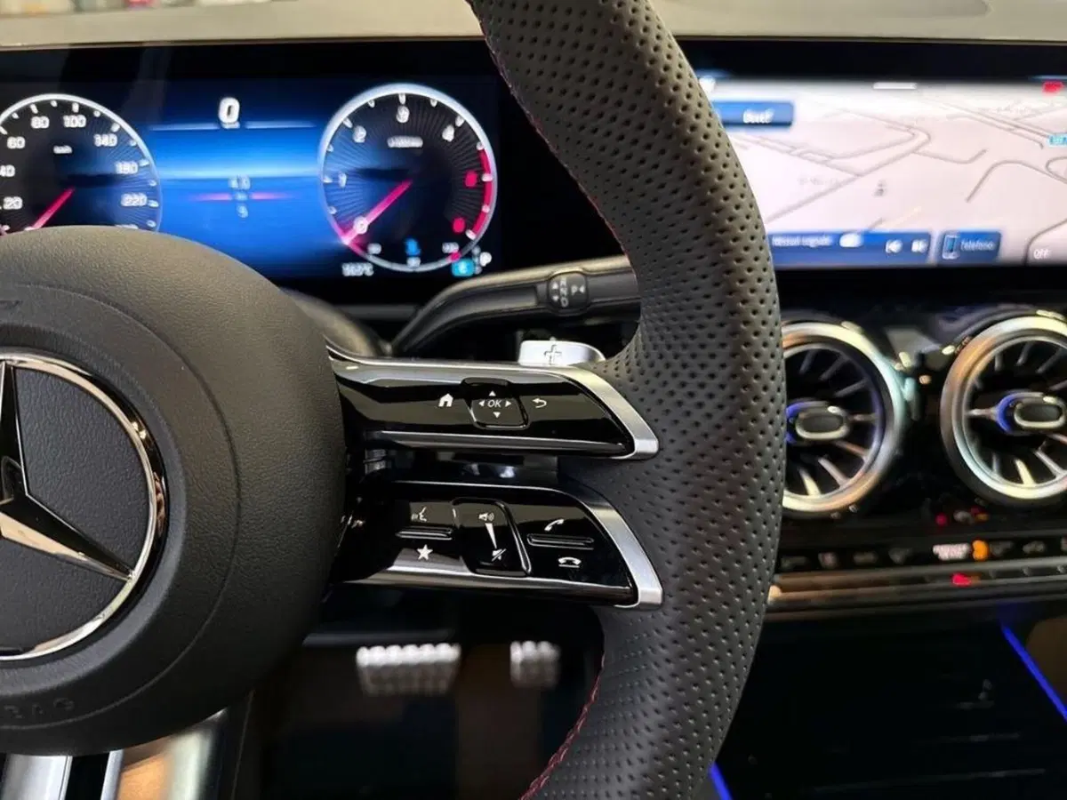 Mercedes-Benz GLA SUV nuova a Macerata (20)
