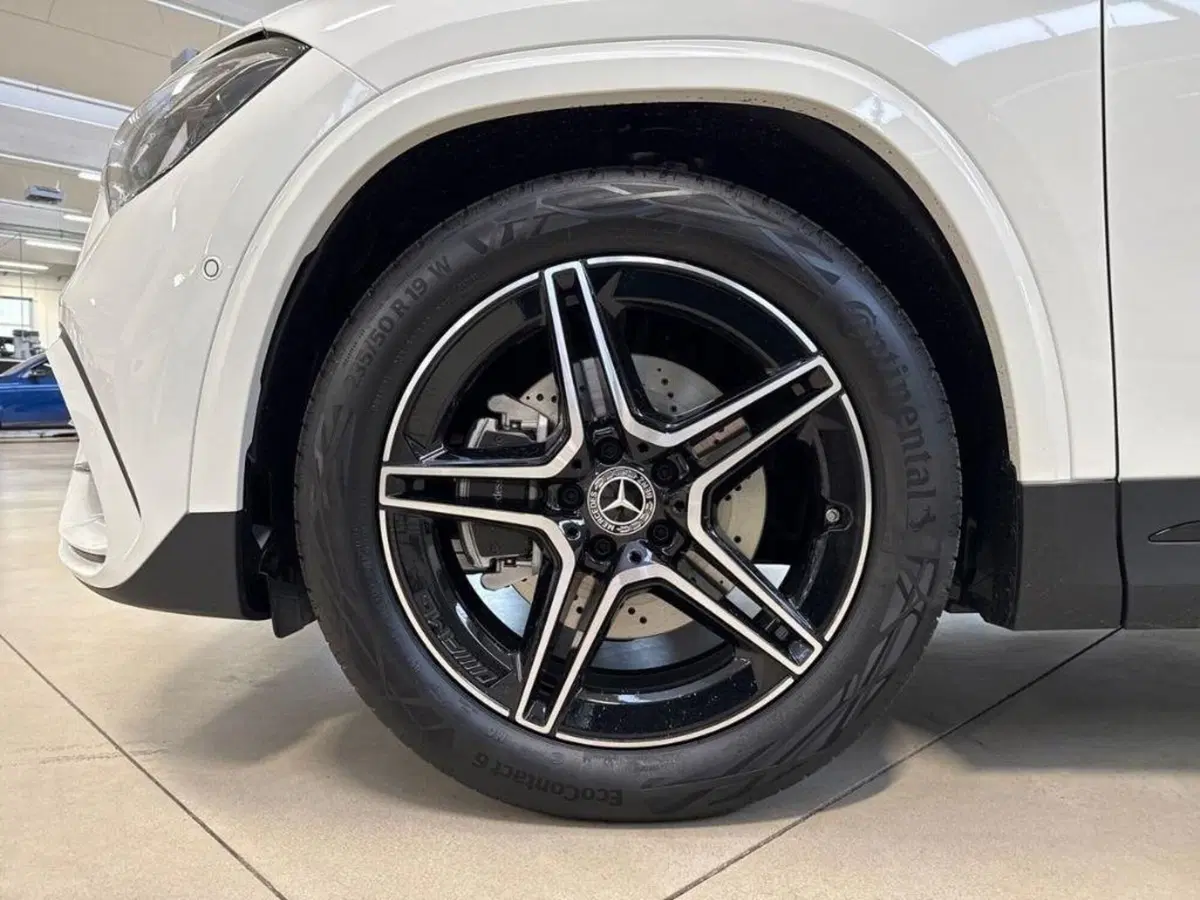 Mercedes-Benz GLA SUV nuova a Macerata (8)