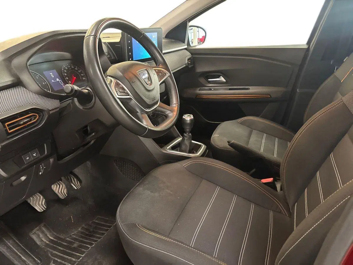 Dacia Sandero usata a Torino (12)