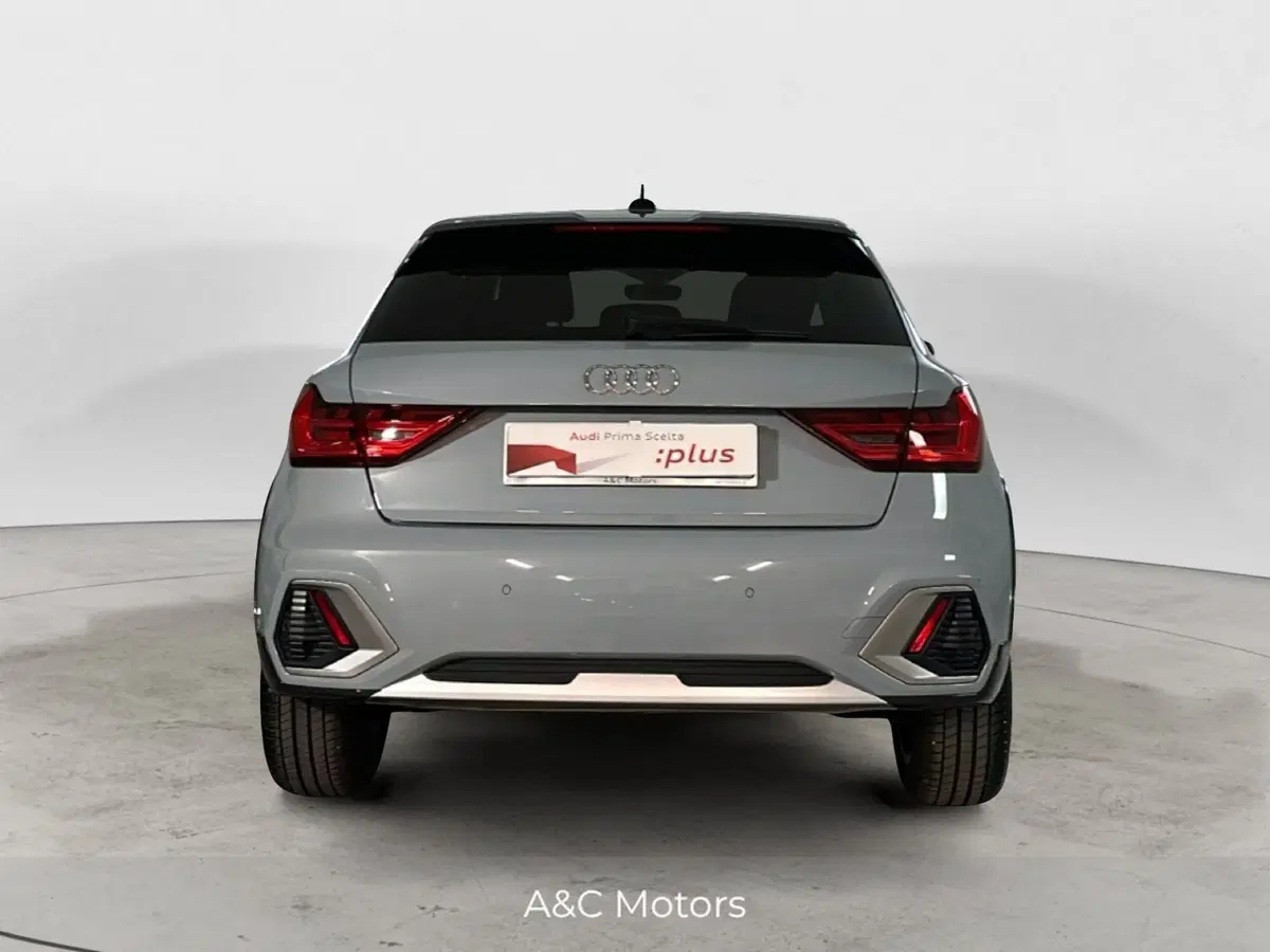 Audi A1 allstreet usata a Caserta (5)