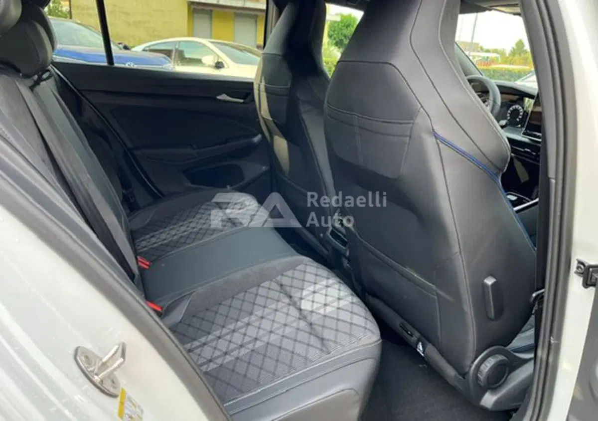 Volkswagen Golf nuova a Lecco (10)