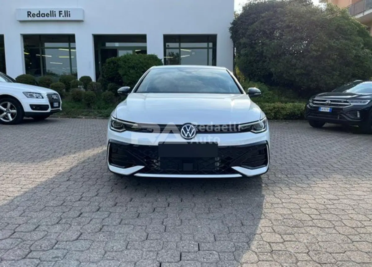 Volkswagen Golf nuova a Lecco (2)