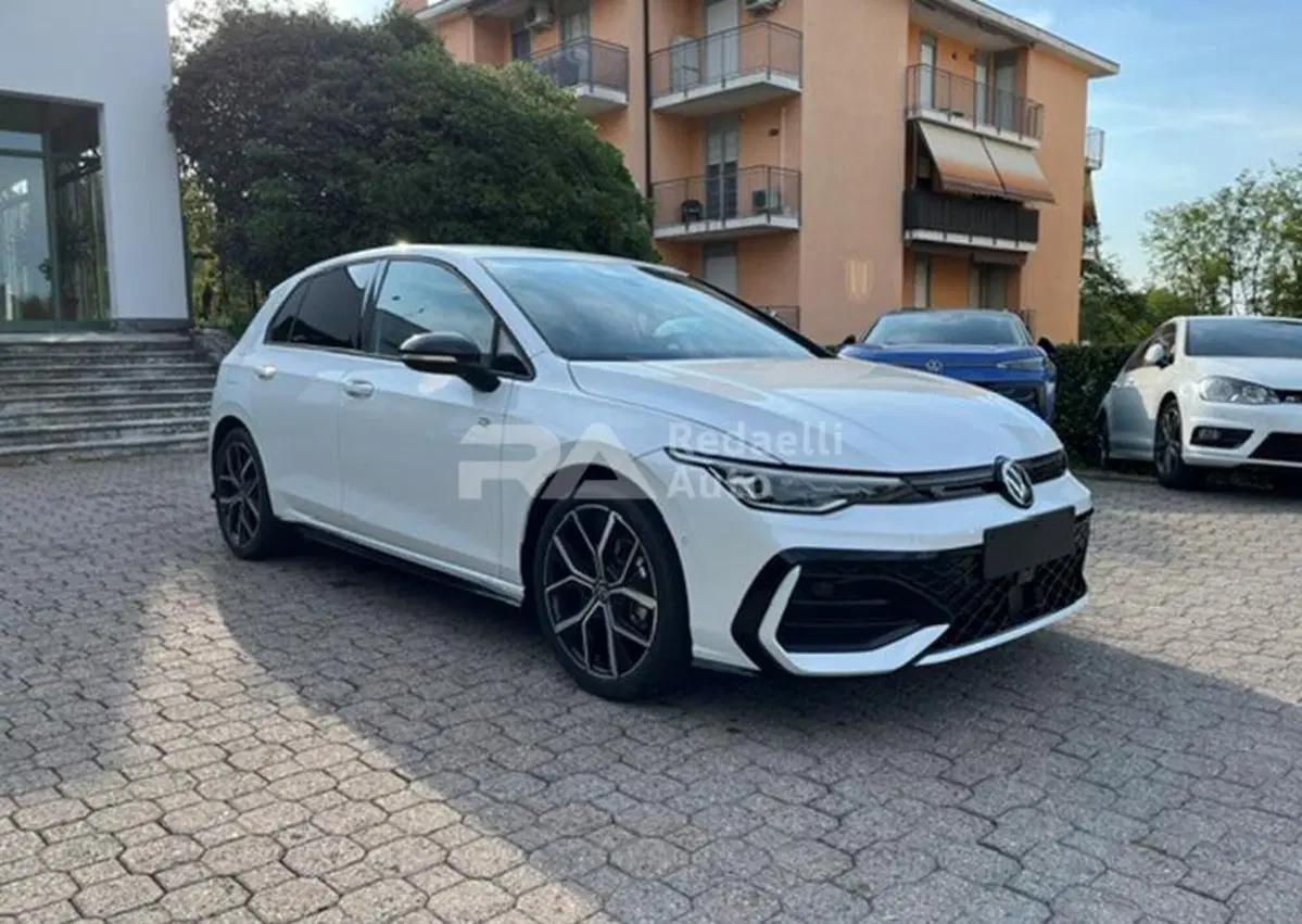 Volkswagen Golf nuova a Lecco (3)
