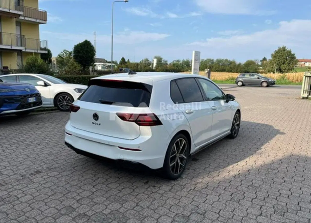 Volkswagen Golf nuova a Lecco (5)