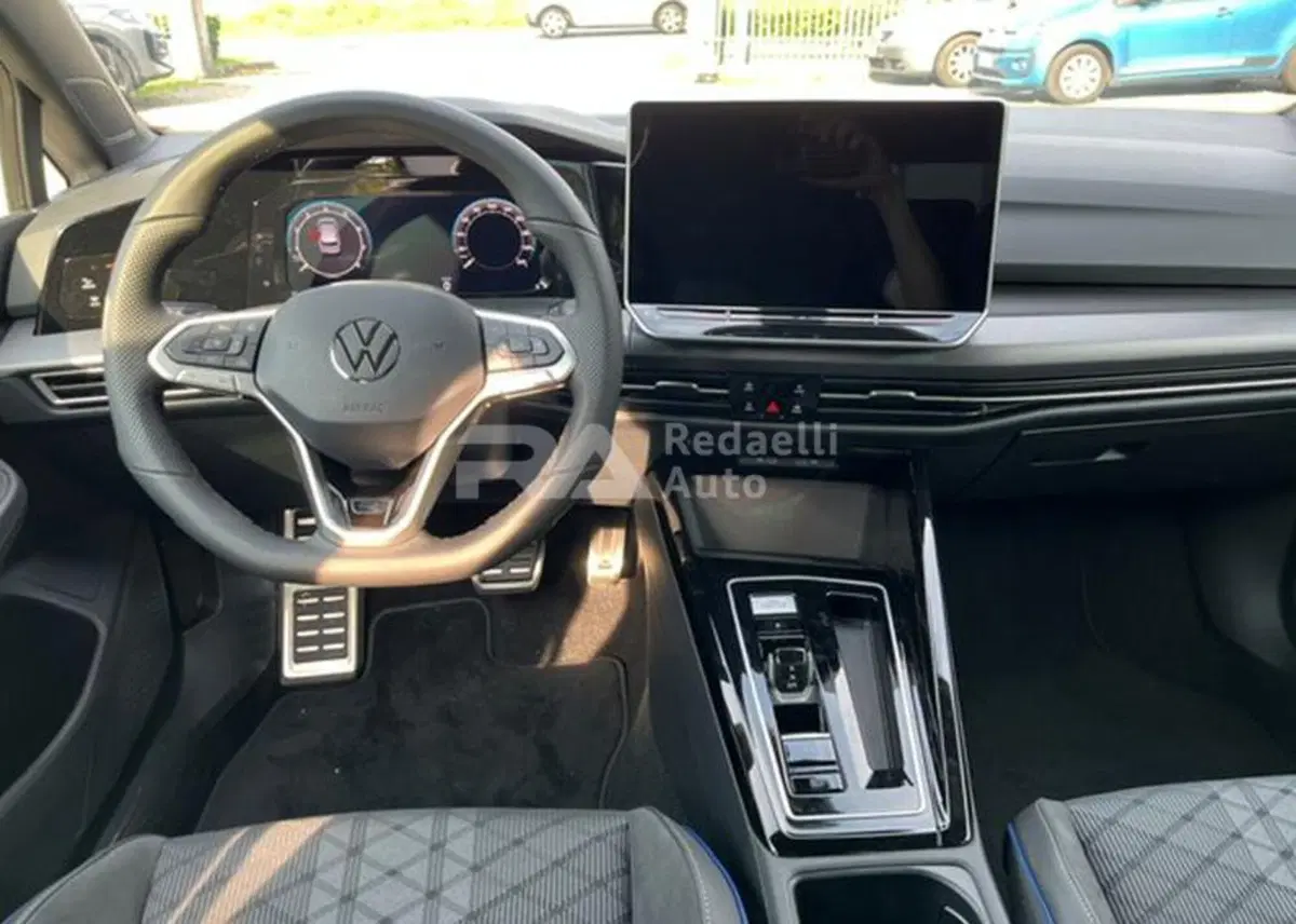 Volkswagen Golf nuova a Lecco (9)