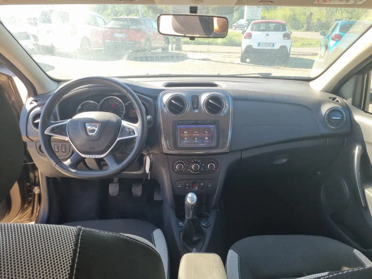 Dacia Sandero nuova a Lucca (12)