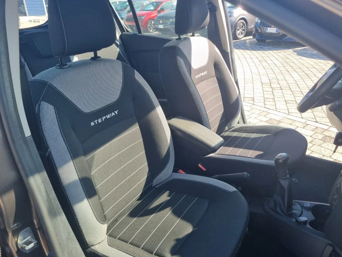 Dacia Sandero nuova a Lucca (16)