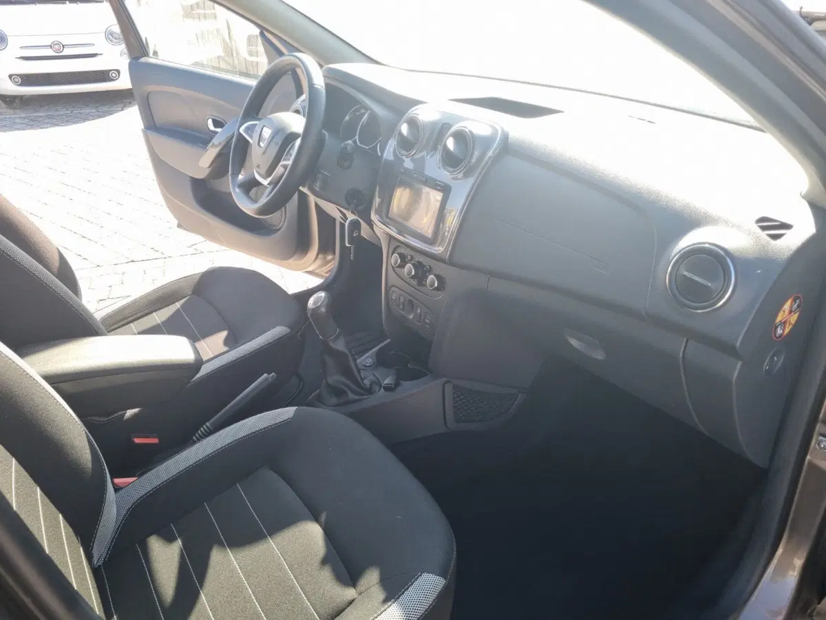 Dacia Sandero nuova a Lucca (17)