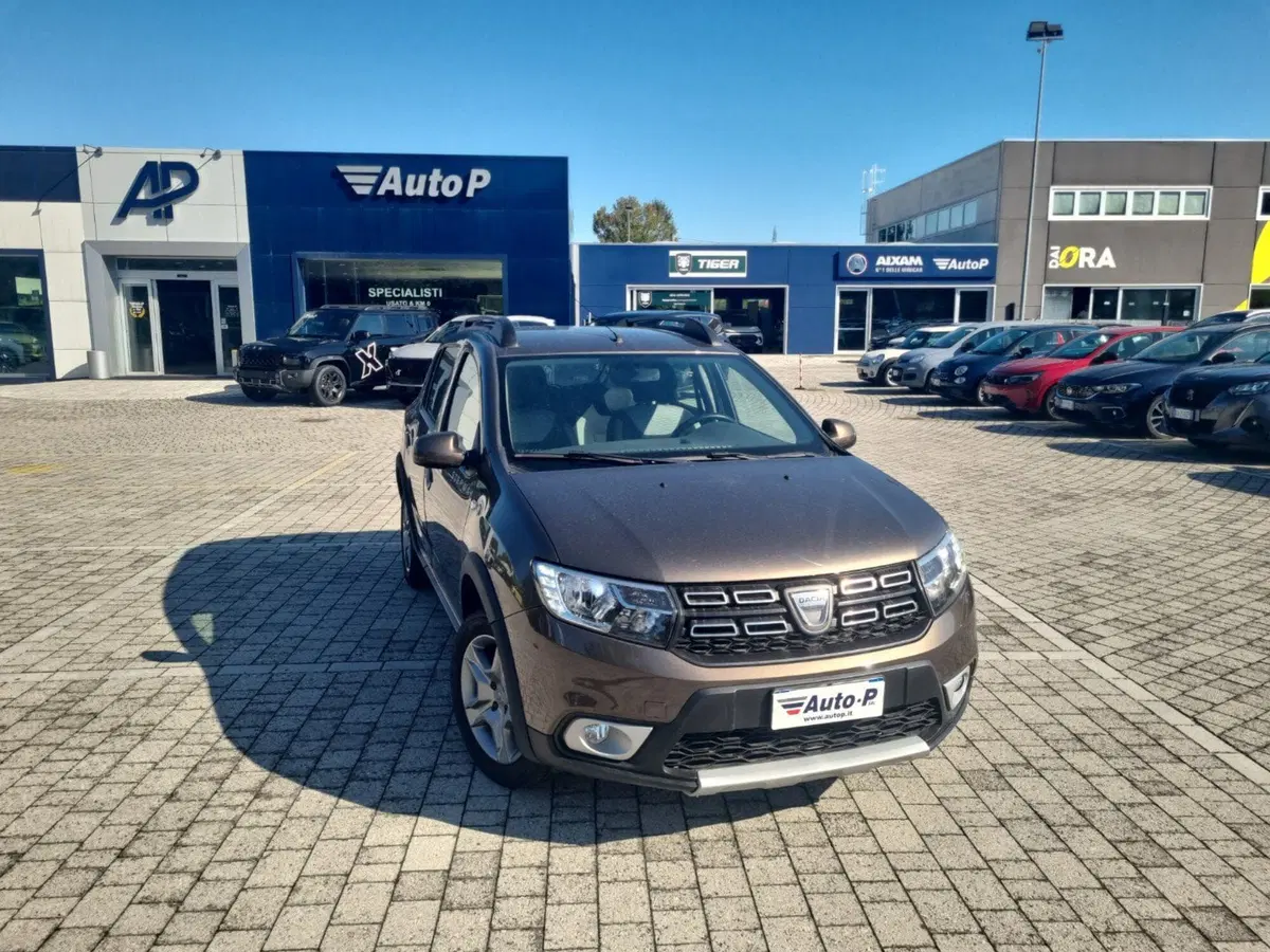 Dacia Sandero nuova a Lucca (2)