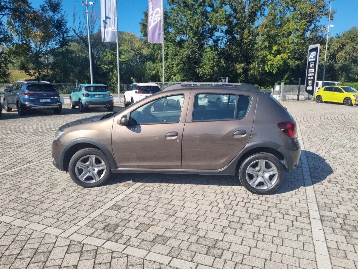 Dacia Sandero nuova a Lucca (5)