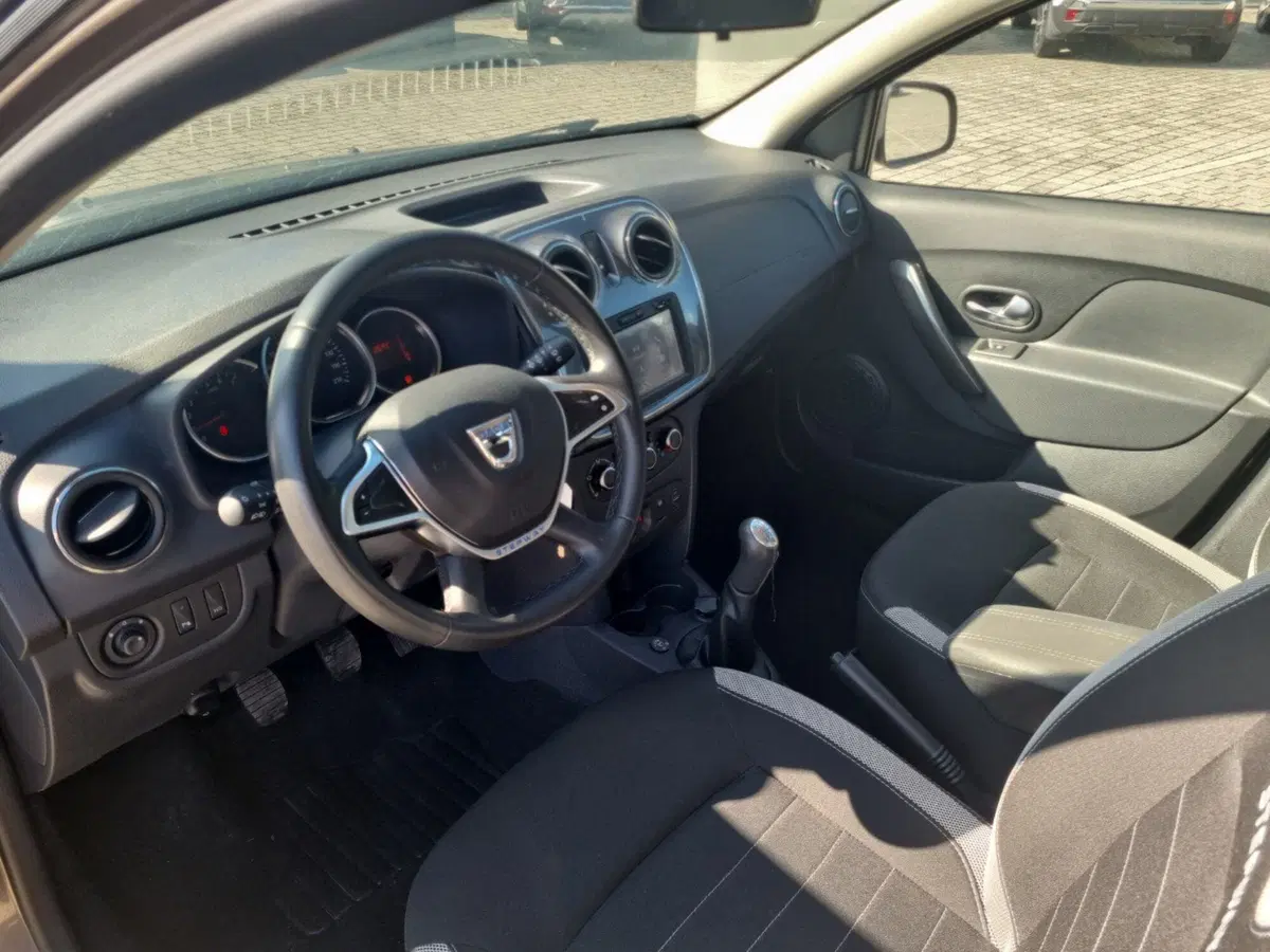 Dacia Sandero nuova a Lucca (7)