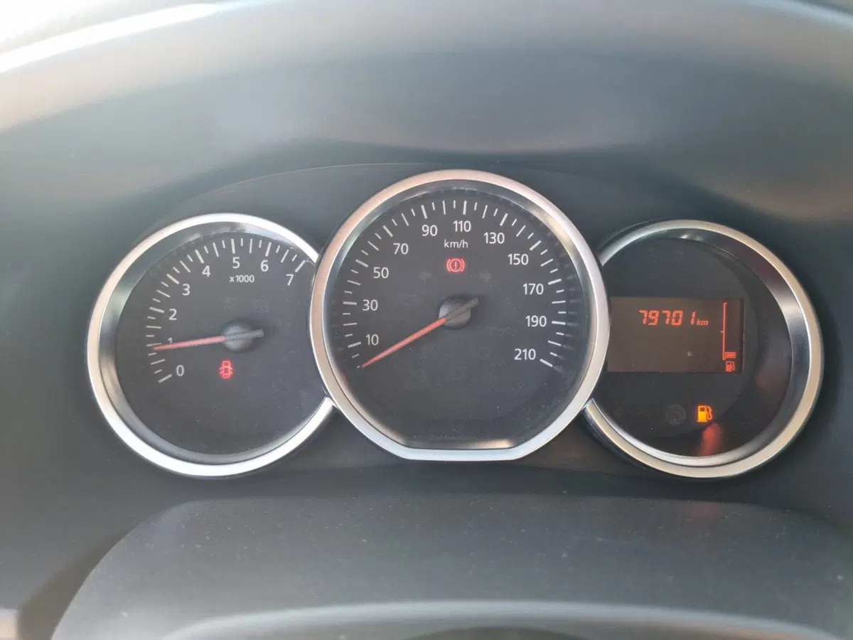 Dacia Sandero nuova a Lucca (8)