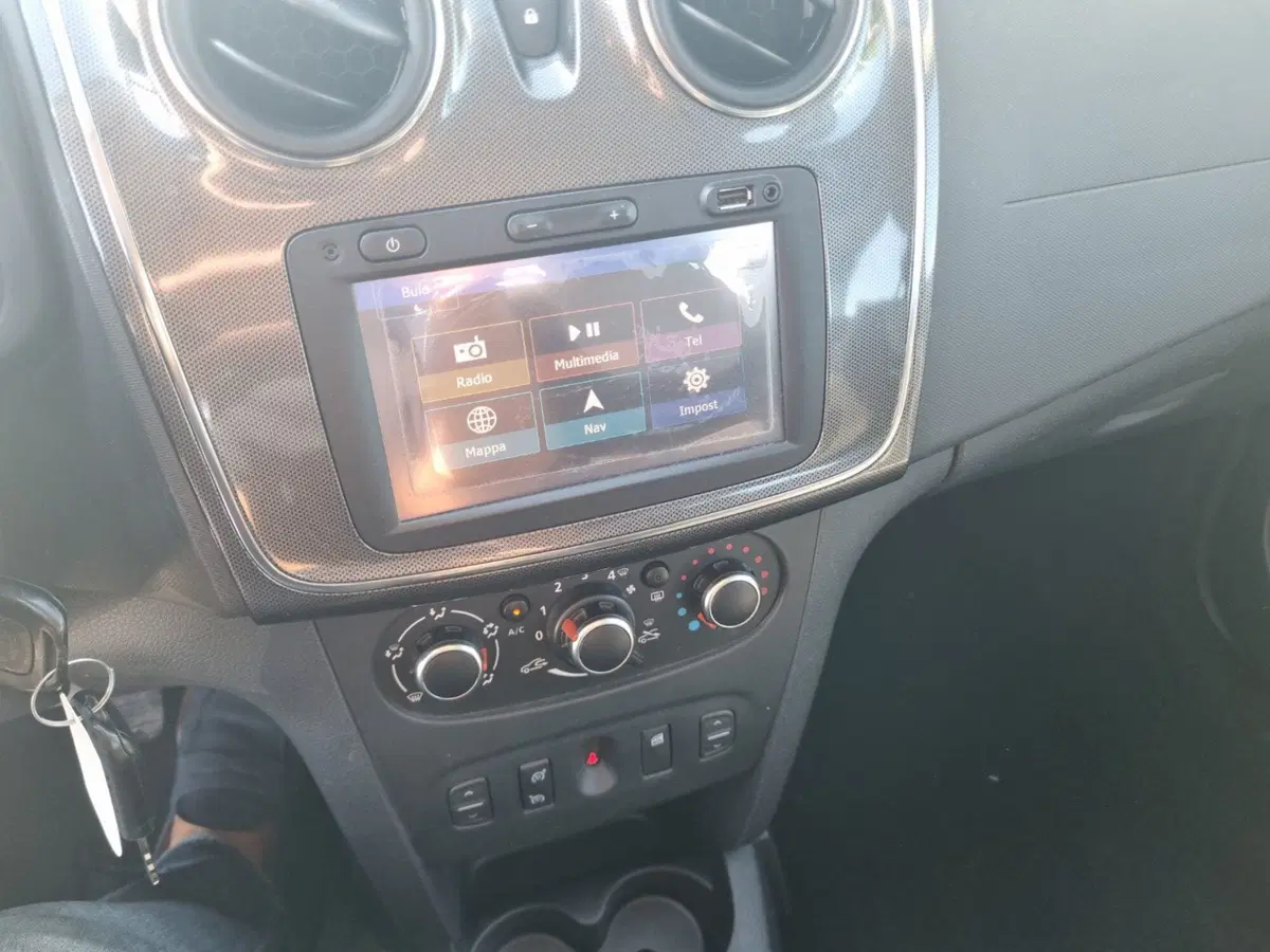 Dacia Sandero nuova a Lucca (9)