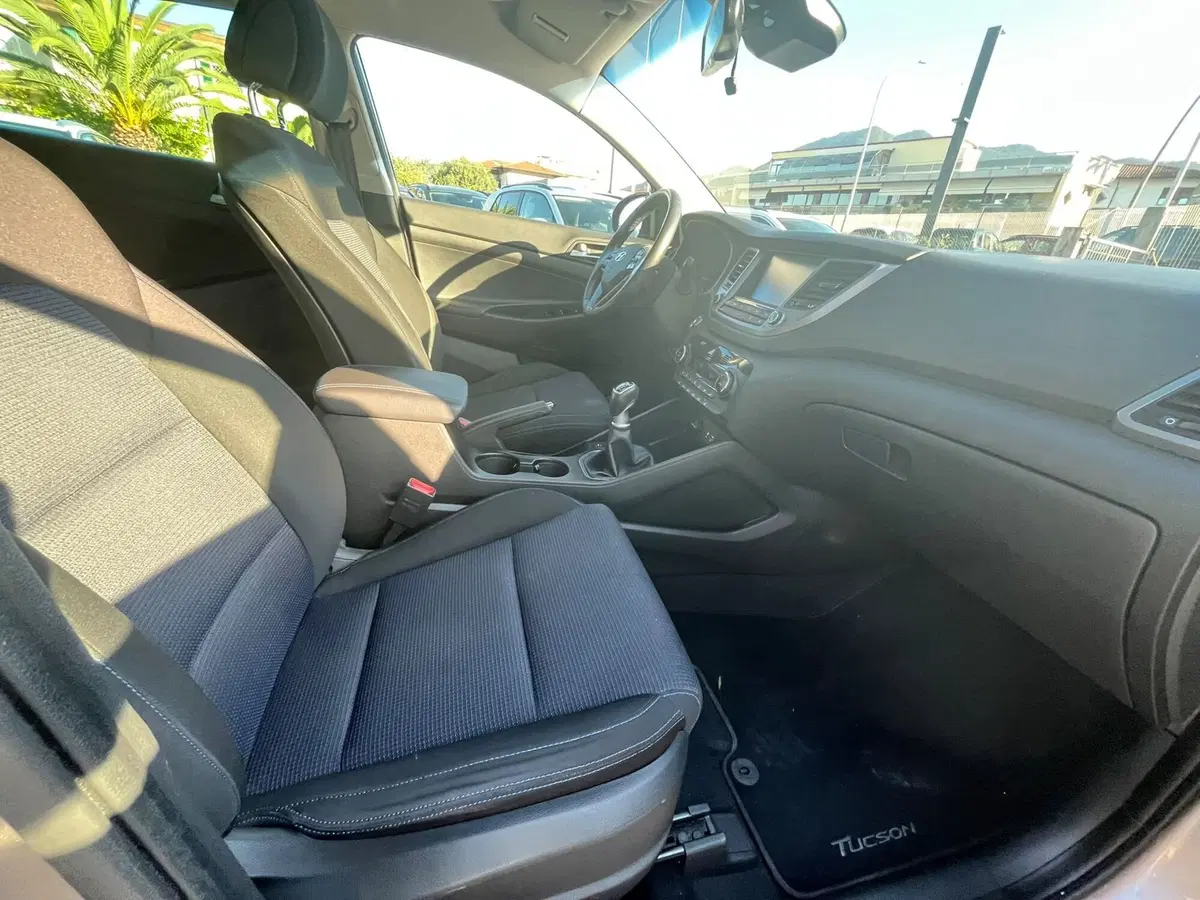 Hyundai Tucson usata a Massa-Carrara (5)