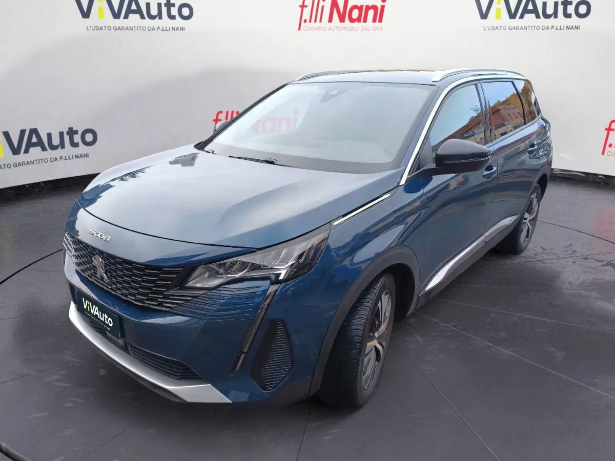Peugeot 5008 usata a Massa-Carrara
