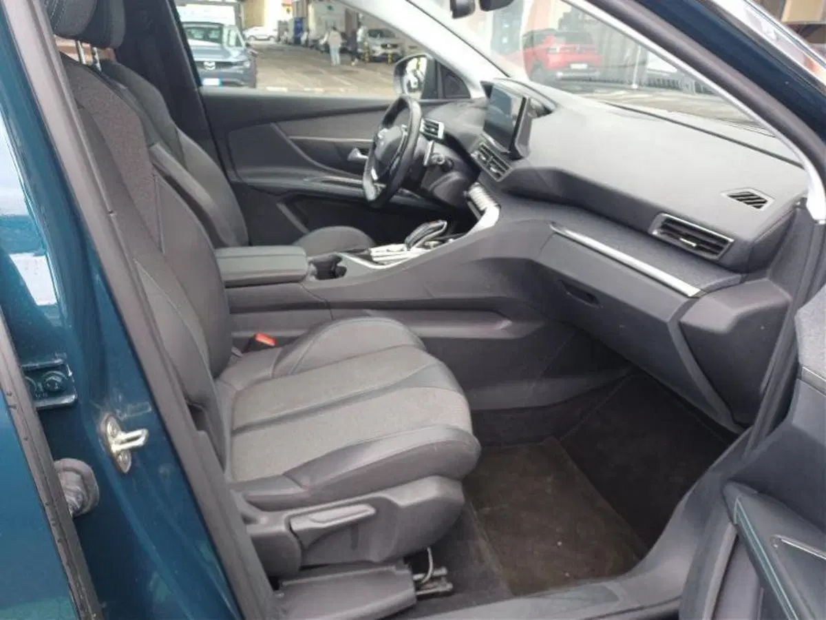 Peugeot 5008 usata a Massa-Carrara (4)