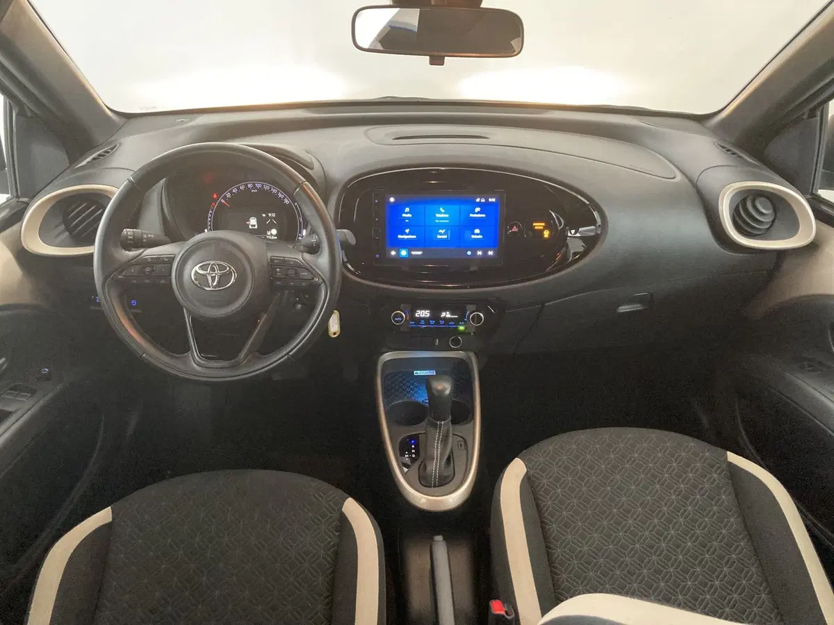 Toyota Aygo X usata a Barletta-Andria-Trani (14)