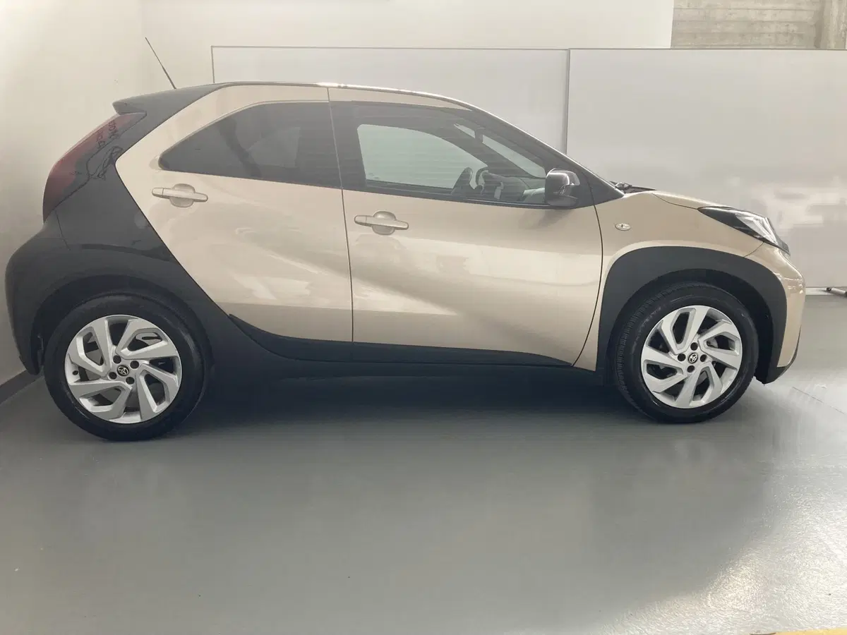 Toyota Aygo X usata a Barletta-Andria-Trani (4)